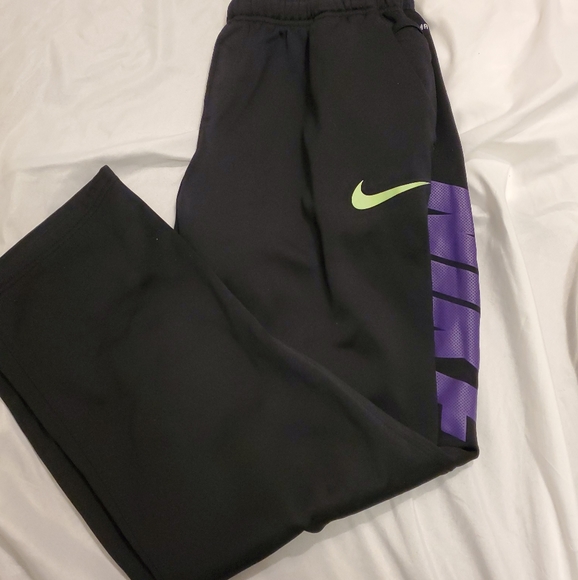 Nike Therma Fit Womens Large Black Pants.  - Picture 1 of 7